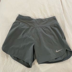 Women’s Nike Eclipse 3” running shorts size S